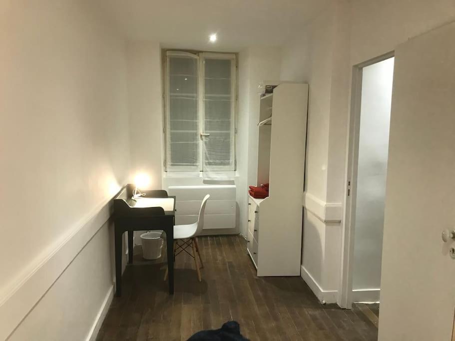 Appartement Cosy A Deux Pas De La Gare Laval  Exteriér fotografie